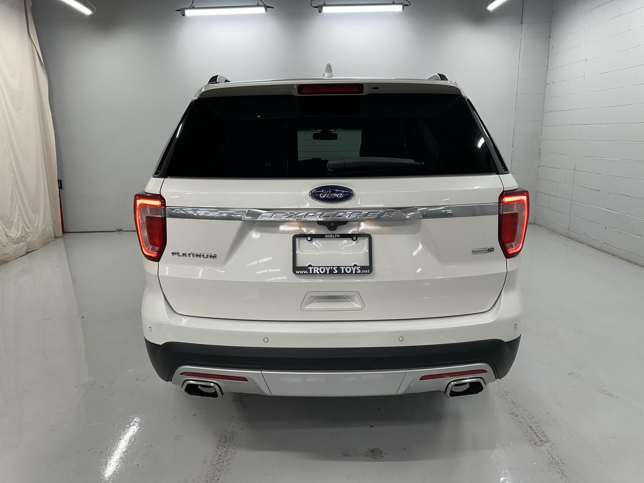 2017 Ford Explorer Platinum Photo26