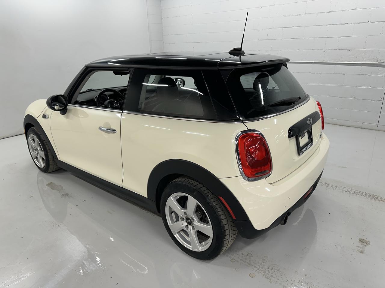 2016 MINI Cooper  Photo13