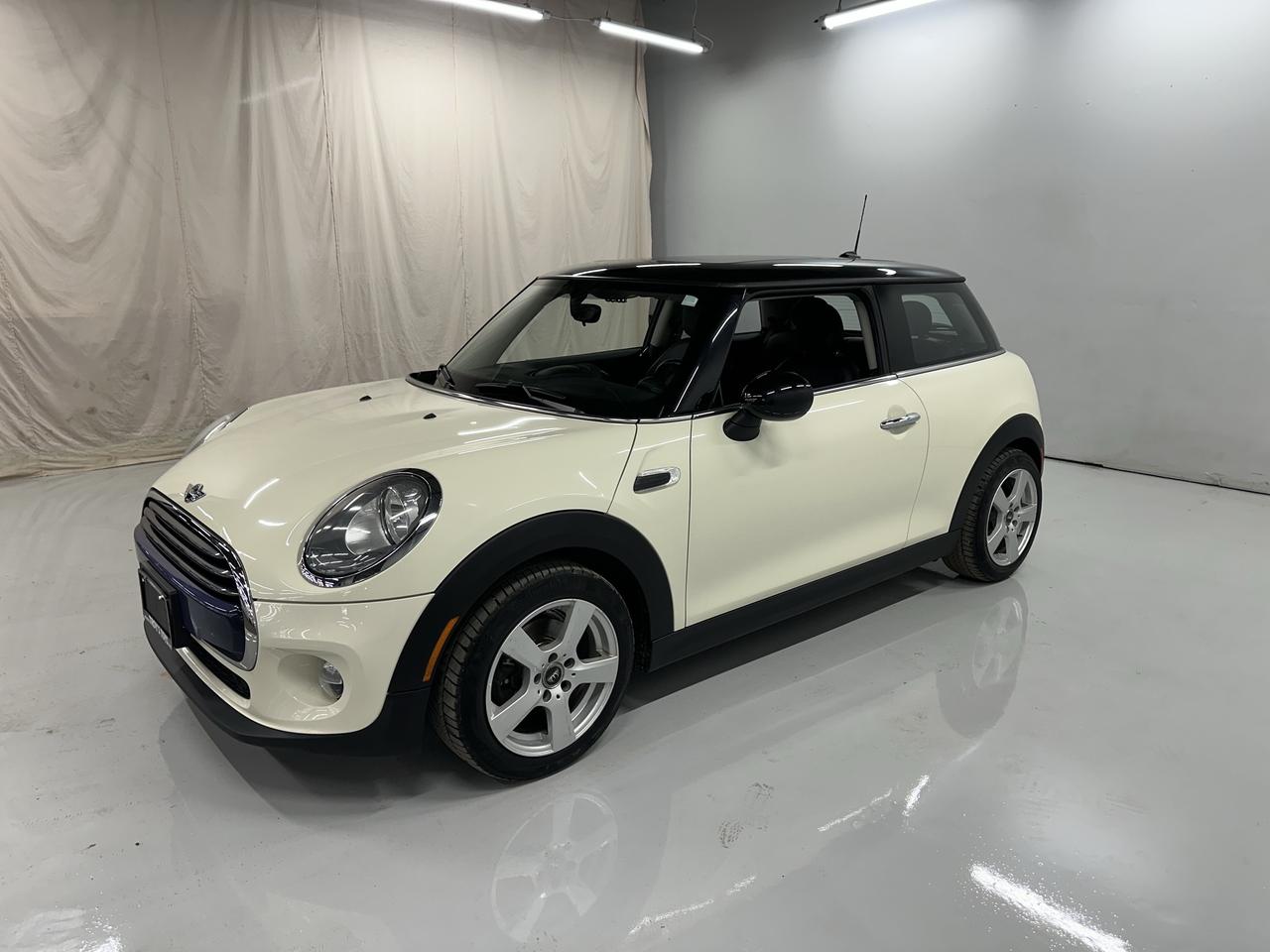 2016 MINI Cooper  Photo19