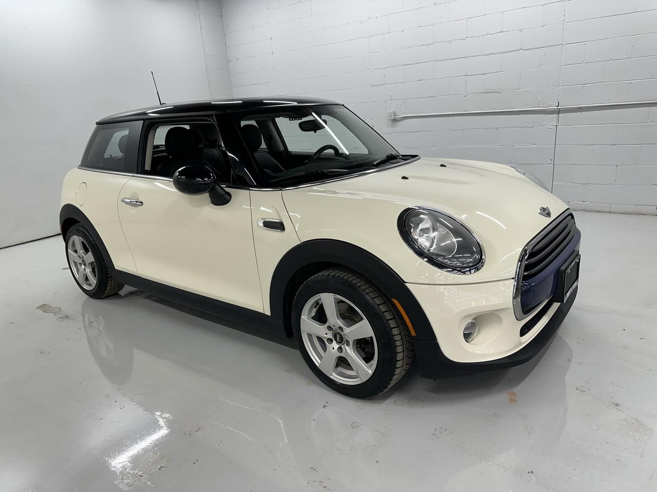 2016 MINI Cooper  Photo18