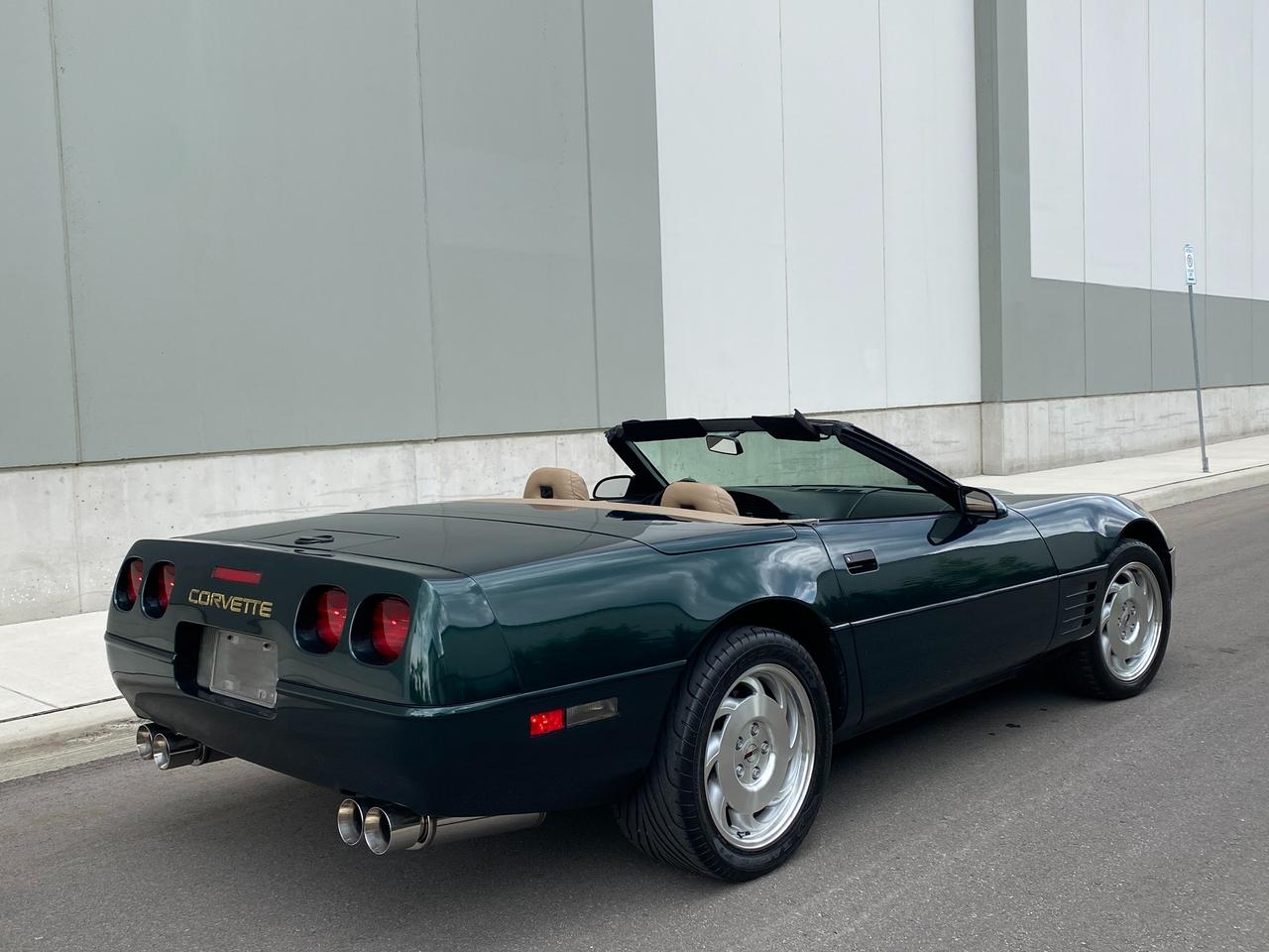 1994 Chevrolet Corvette CONVERTIBLE-6 SPEED MANUAL-MINT Photo