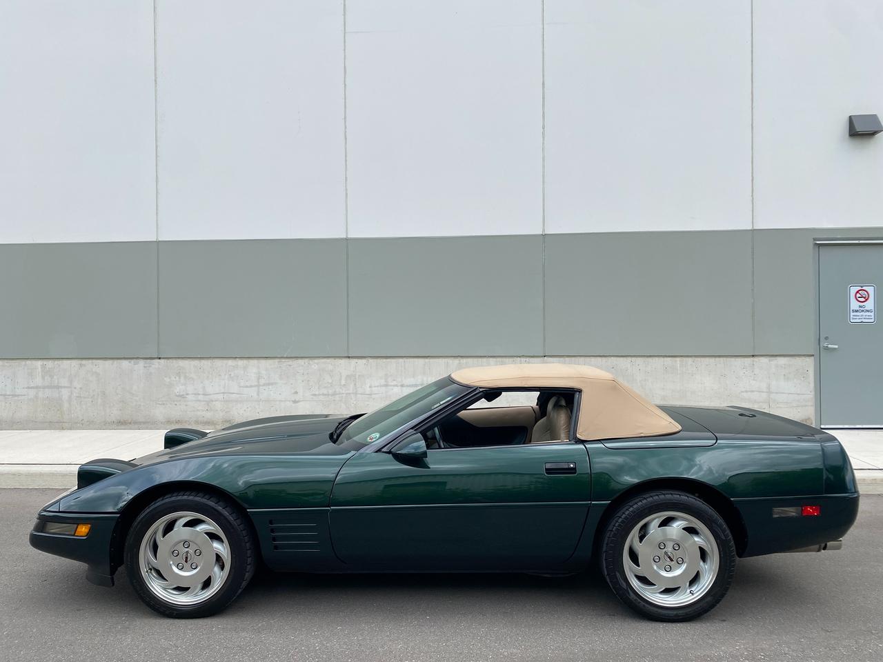 1994 Chevrolet Corvette CONVERTIBLE-6 SPEED MANUAL-MINT Photo