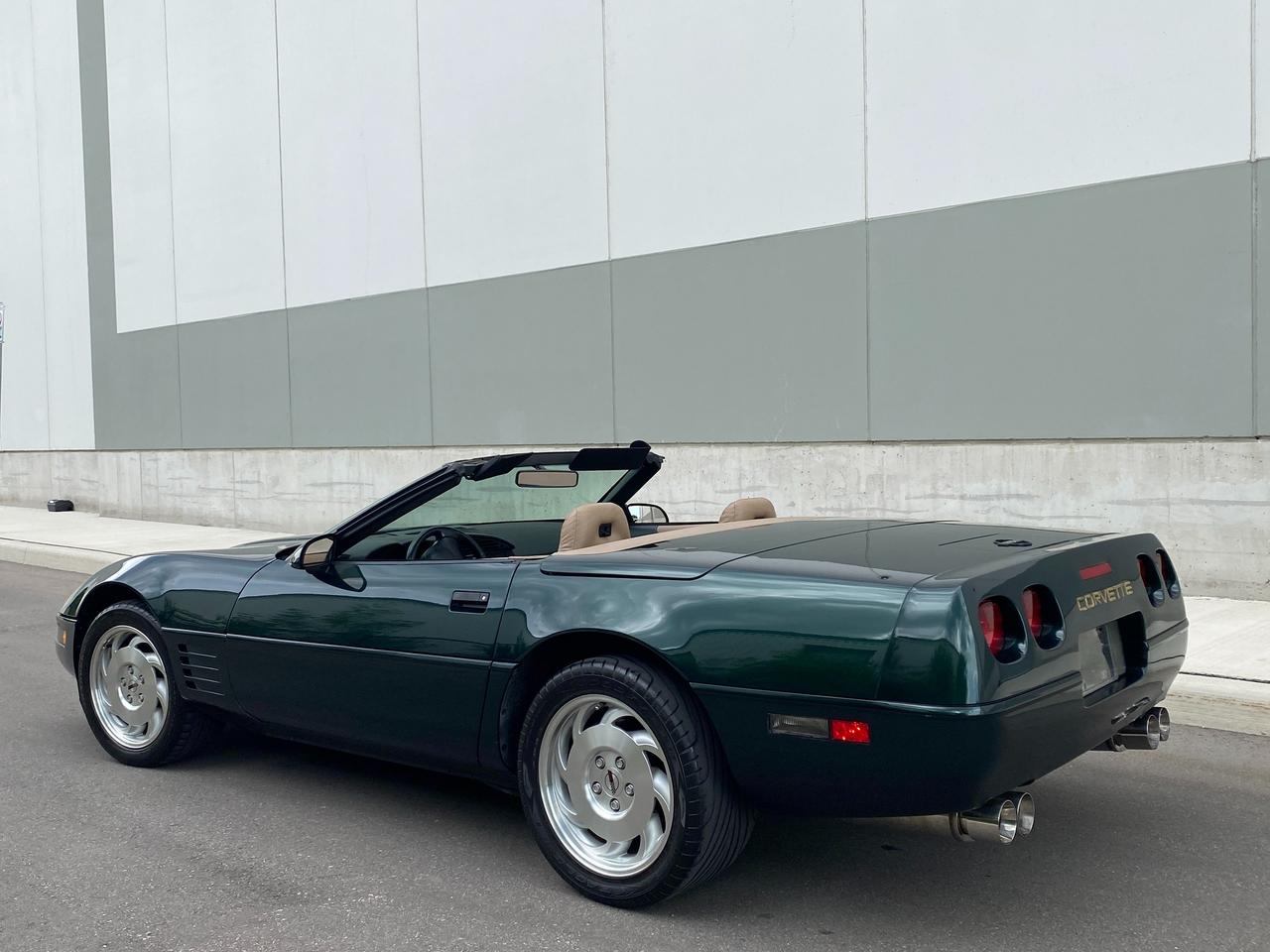 1994 Chevrolet Corvette CONVERTIBLE-6 SPEED MANUAL-MINT Photo