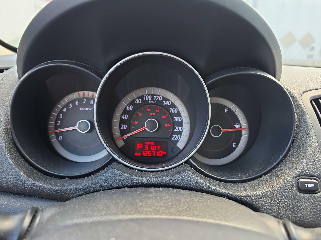 2011 Kia Forte Koup EX - LOW KM, AUTO, HEATED SEATS, A/C, BLUETOOTH! Photo