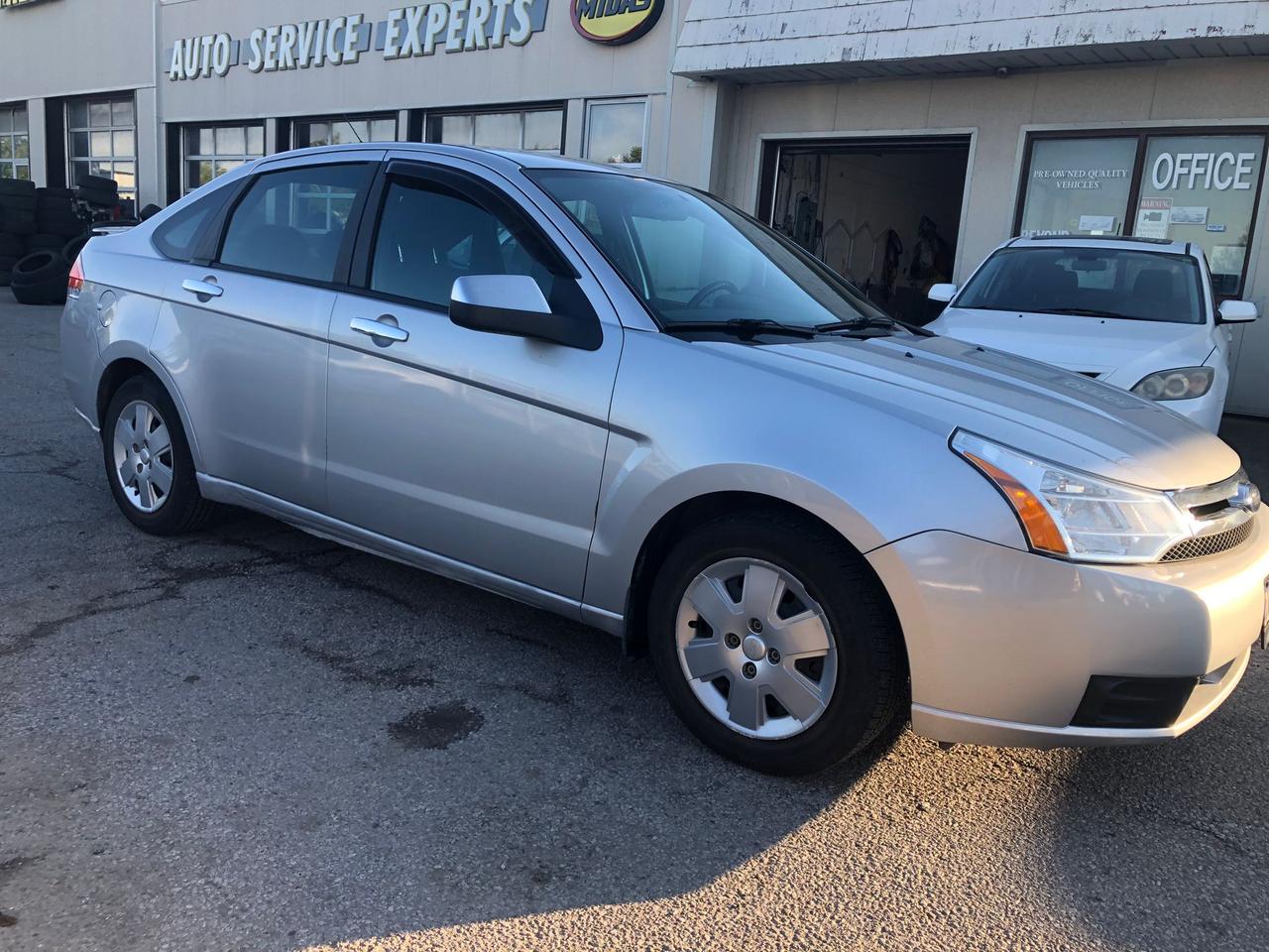 2010 Ford Focus SE CERTIFIED WITH 3 YEARS WARRANTY INCLUDED Photo
