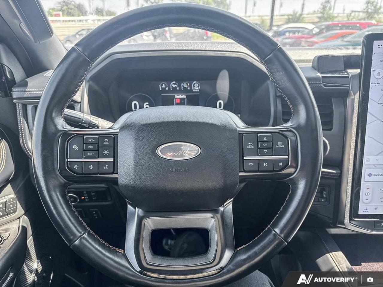 2024 Ford Expedition PLATINUM MAX / PANO ROOF/ LEATHER / NAV / 360 CAM Photo