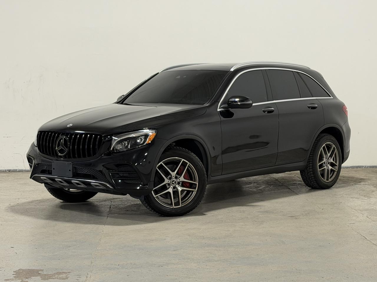 2019 Mercedes-Benz GLC-Class GLC 300 4MATIC | AMG PKG | STAR LIGHT HEADLINER - Photo #1