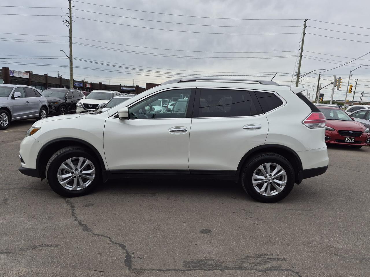 2015 Nissan Rogue SV/AWD B-CAMERA PANORAMIC ROOF NO ACCIDENT Photo4