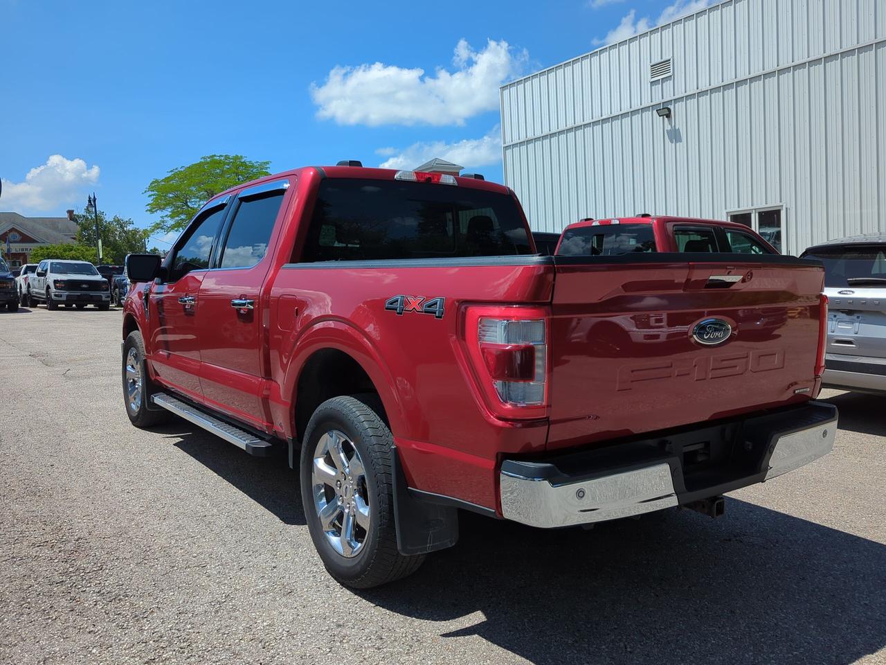 2022 Ford F-150 Lariat 4WD SuperCrew 5.5' Box Photo3