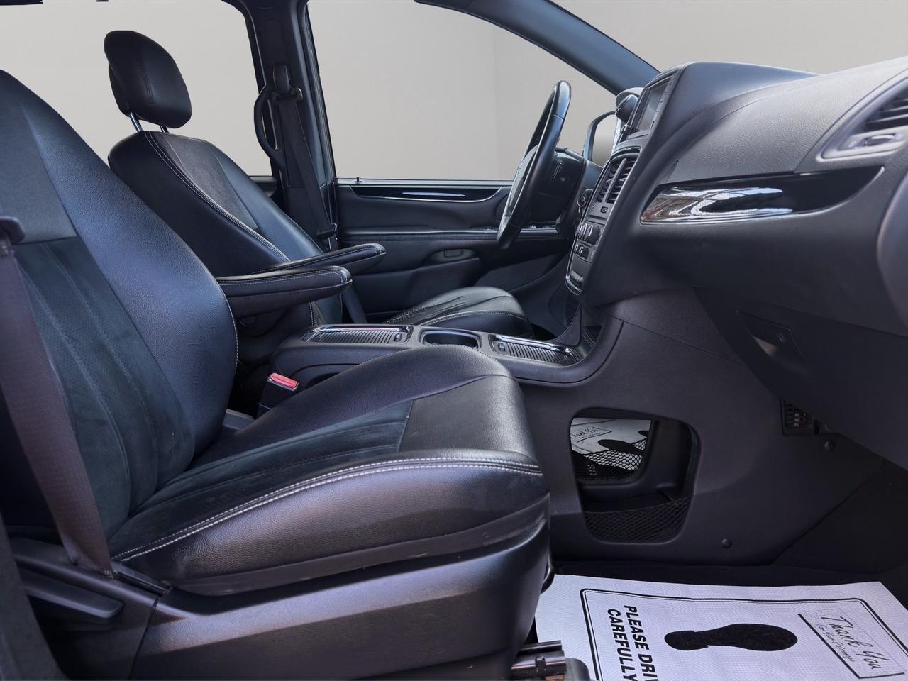 2017 Dodge Grand Caravan 4DR WGN SXT PREMIUM PLUS Photo