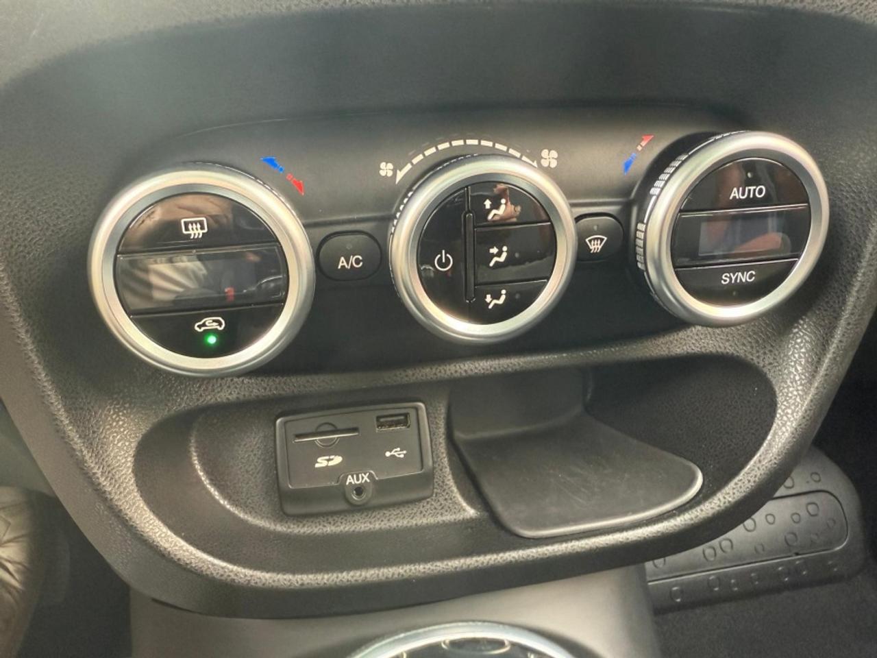 2014 Fiat 500 L TREKKING /LOW MILEAGE /NAVI /CLEAN CARFAX - Photo #15
