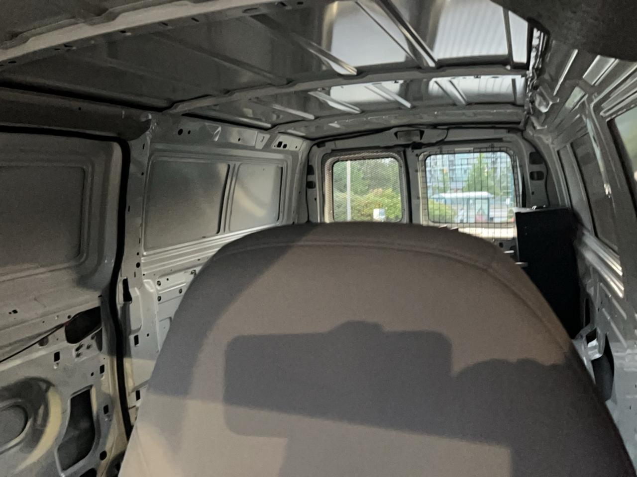 2007 Ford Econoline Commercial Photo