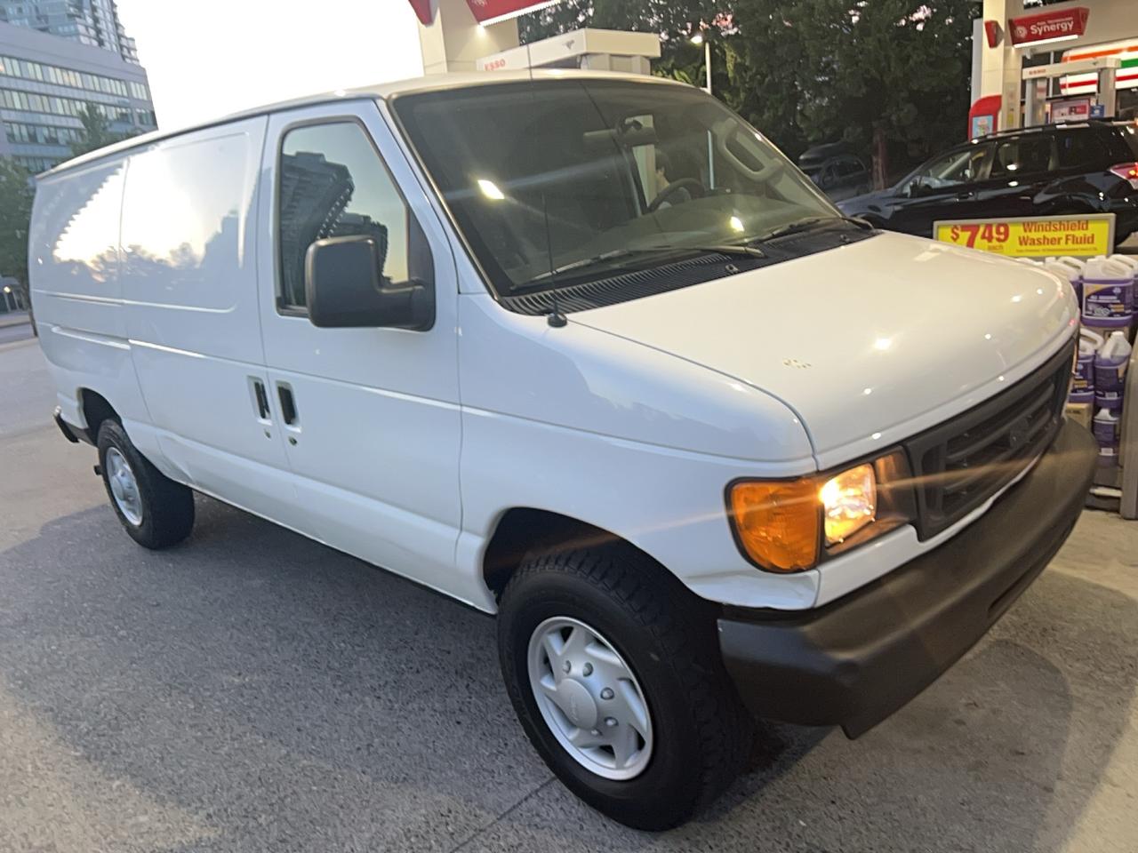 2007 Ford Econoline Commercial - Photo #1
