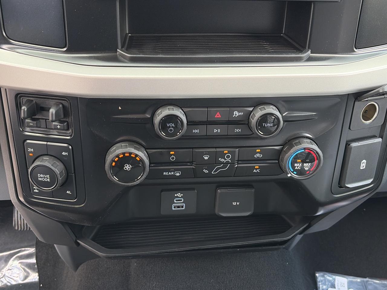 2026 Ford F-250 Super Duty SRW XL 4WD Crew Cab 6.75' Box 600A Photo