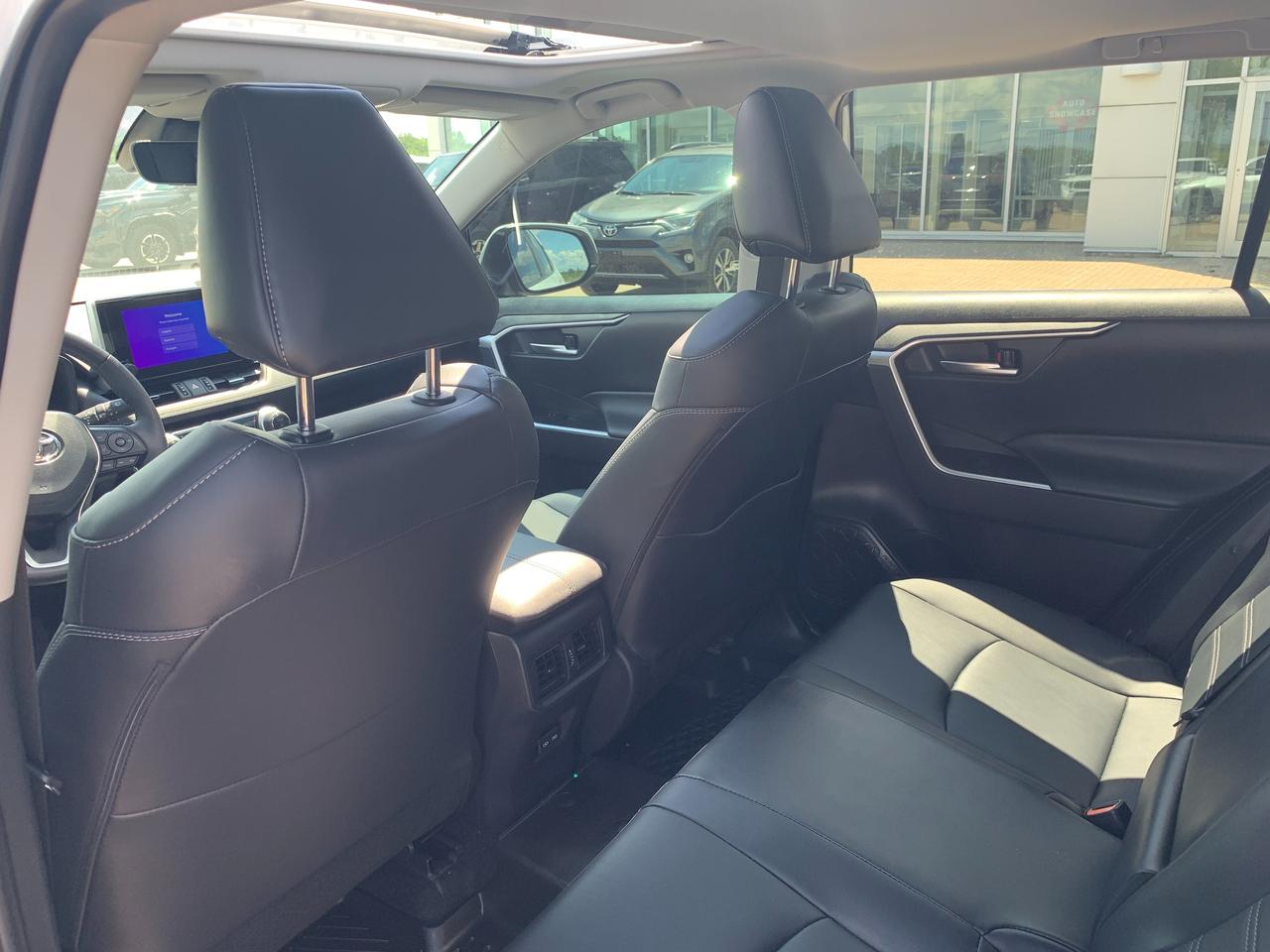 2024 Toyota RAV4 Hybrid XLE Premium Photo