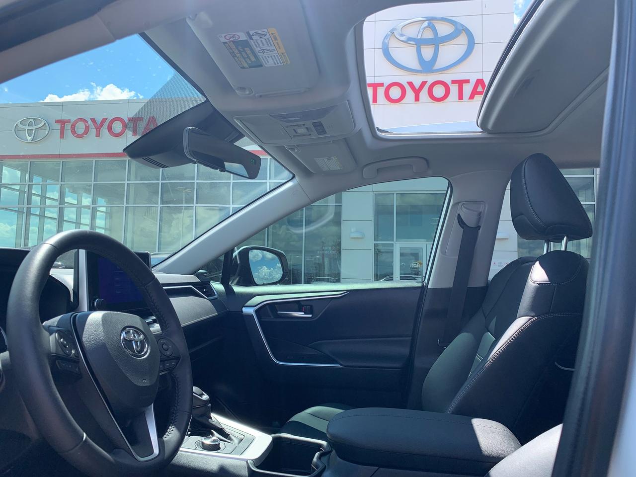 2024 Toyota RAV4 Hybrid XLE Premium Photo
