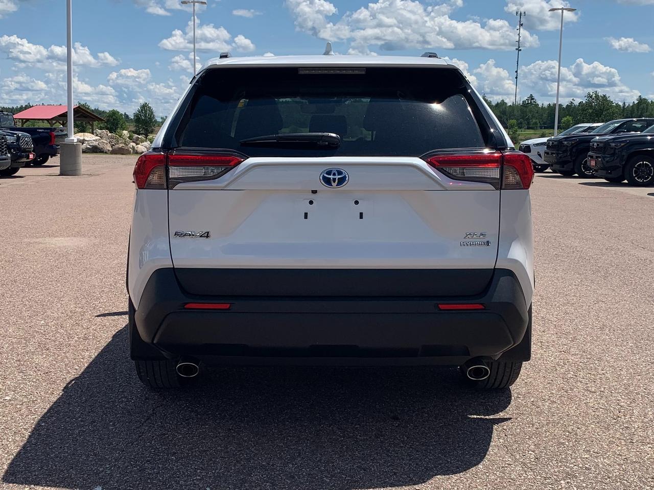 2024 Toyota RAV4 Hybrid XLE Premium Photo3