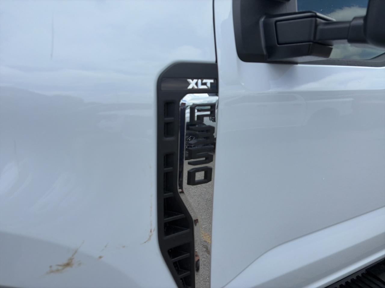 2026 Ford F-350 Super Duty SRW XLT 4WD Super Cab 6.75' Box 613A Photo