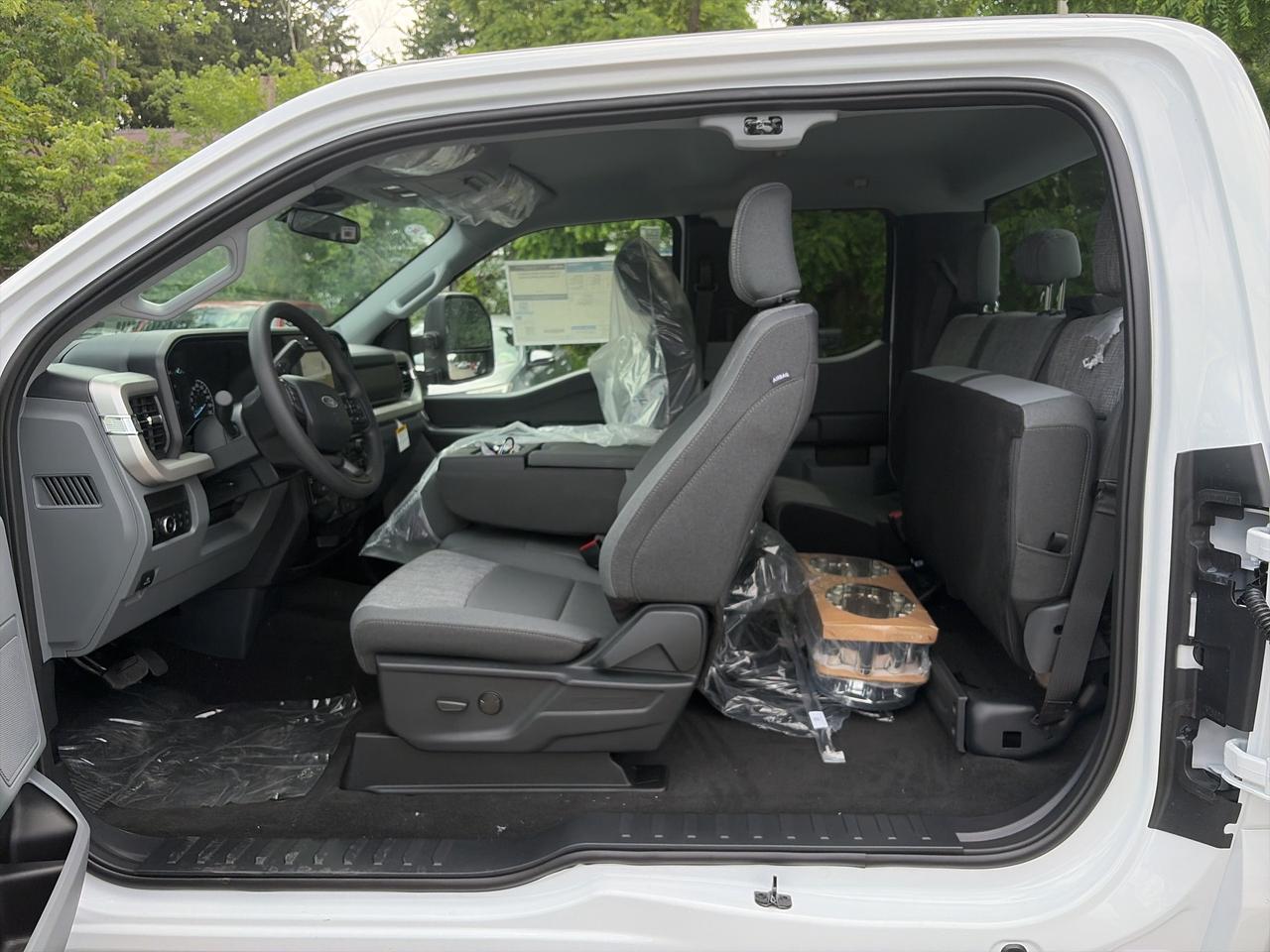 2026 Ford F-350 Super Duty SRW XLT 4WD Super Cab 6.75' Box 613A Photo