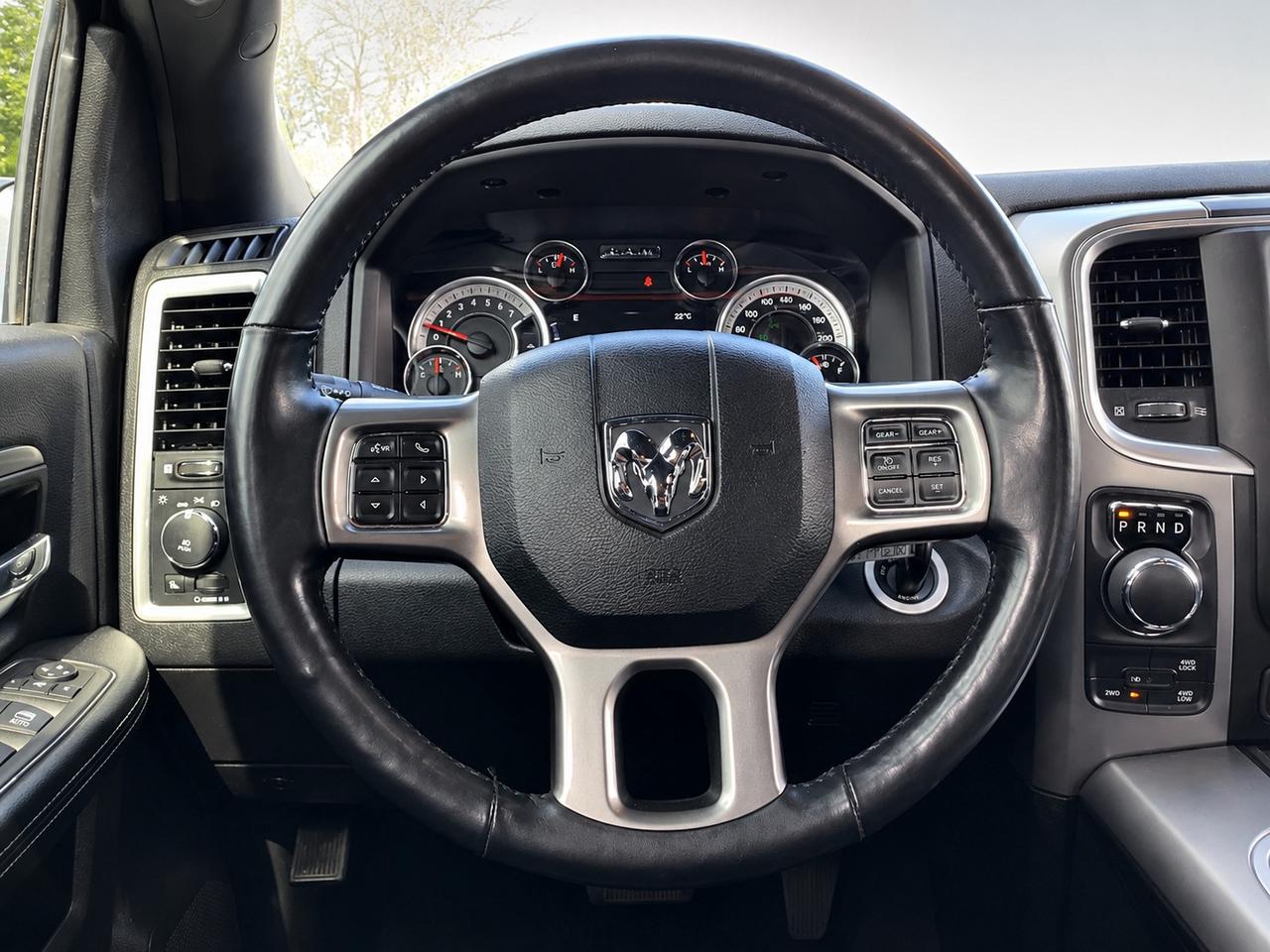 2022 RAM 1500 Classic Warlock Crew V8 | Ceramic Grey | Max Tow | 4X4 Photo2