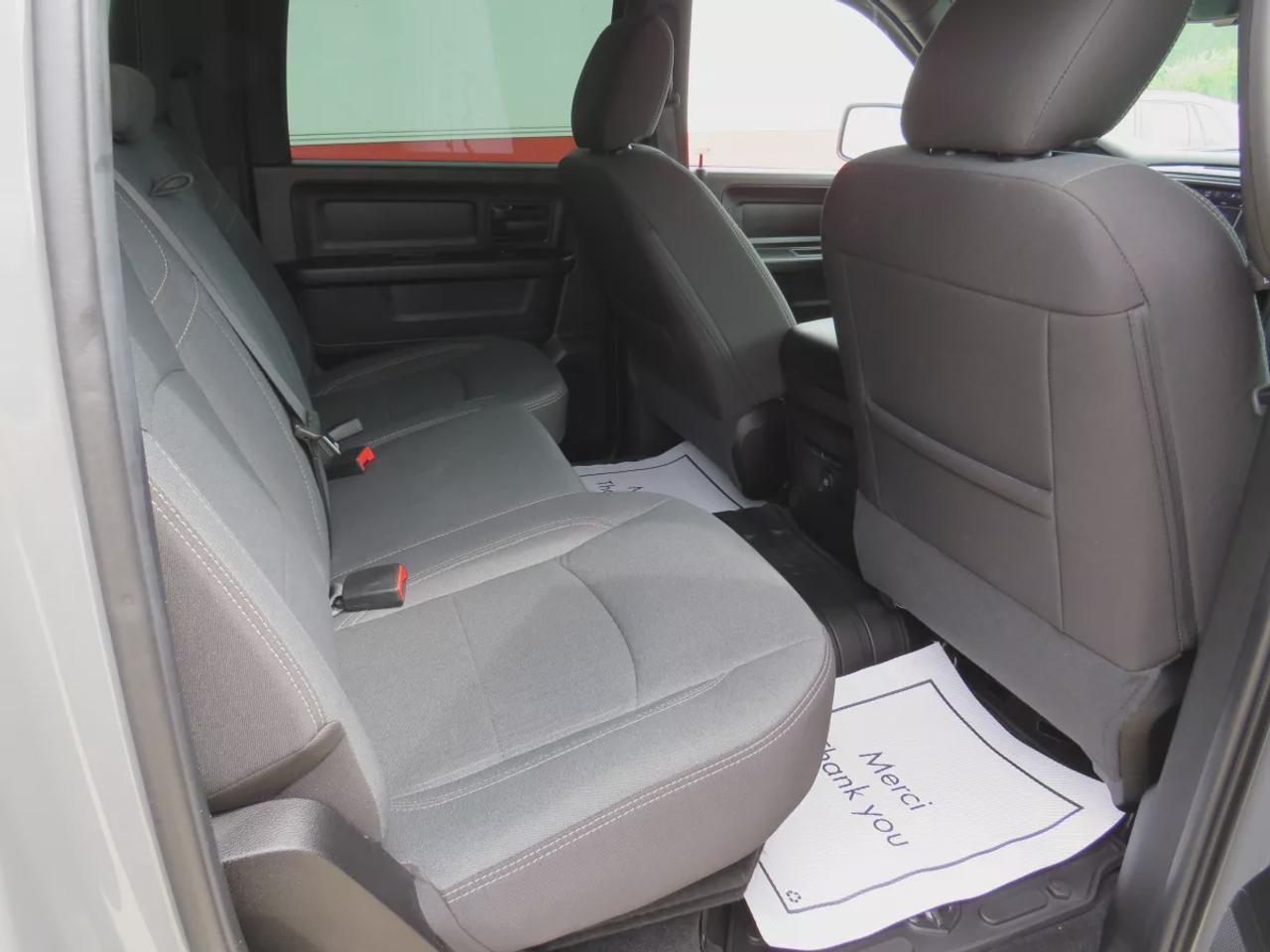 2022 RAM 1500 Classic EXPRESS Photo