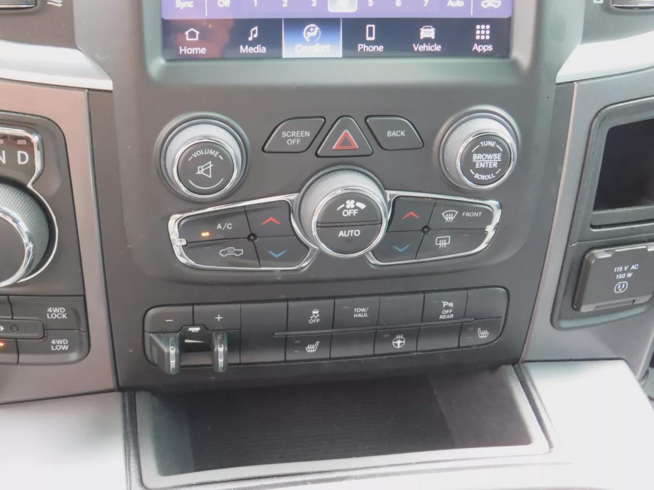 2022 RAM 1500 Classic EXPRESS Photo