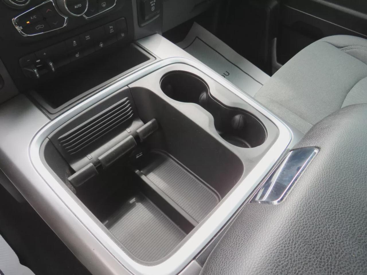 2022 RAM 1500 Classic EXPRESS Photo