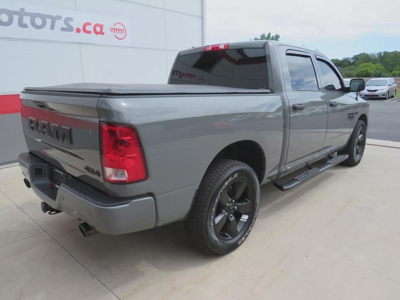 2022 RAM 1500 Classic EXPRESS Photo