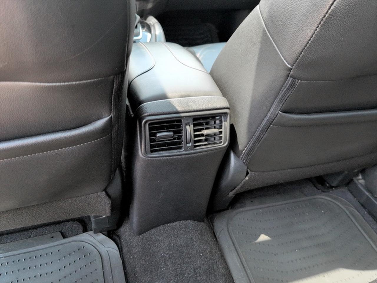 2019 Nissan Rogue SL  **CLEAN CARFAX - LOW KMS** Photo