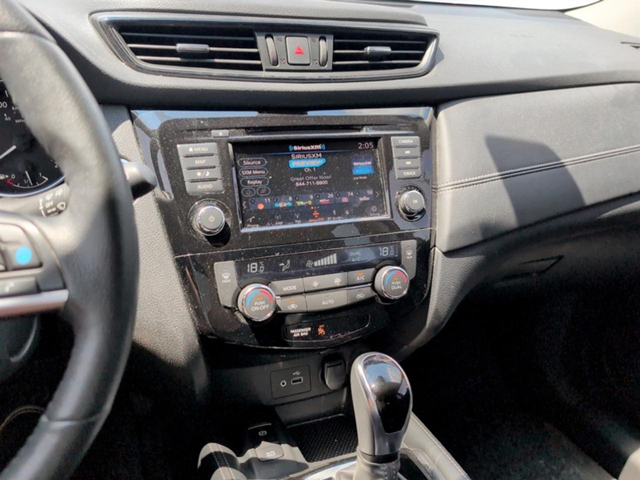 2019 Nissan Rogue SL  **CLEAN CARFAX - LOW KMS** Photo