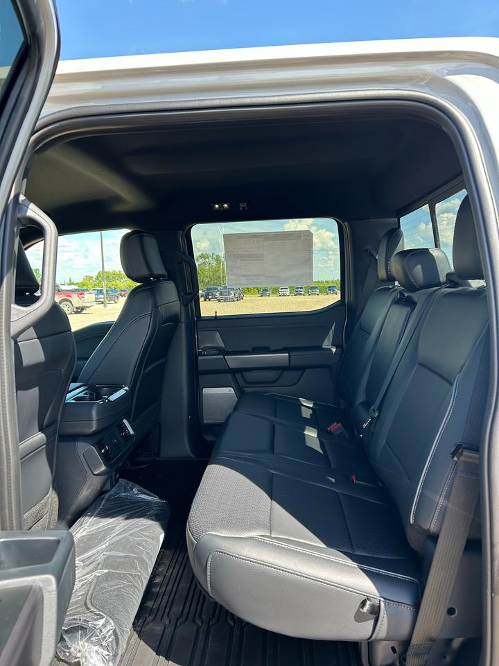 2026 Ford F-150 Lariat 4WD SuperCrew 6.5' Box Photo5