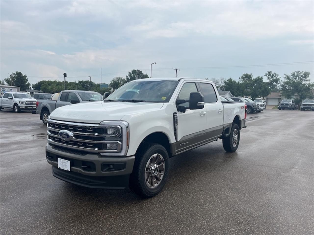 2026 Ford F-350 Super Duty King Ranch Photo5