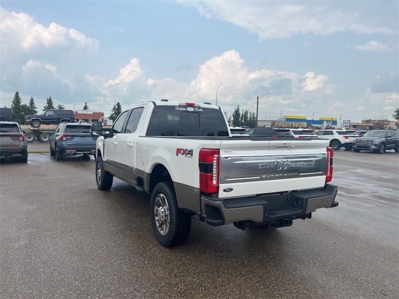 2026 Ford F-350 Super Duty King Ranch Photo5