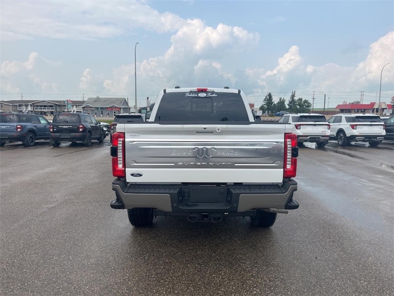 2026 Ford F-350 Super Duty King Ranch Photo5
