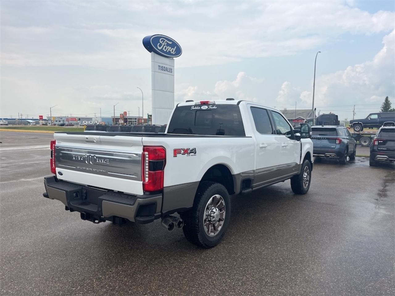 2026 Ford F-350 Super Duty King Ranch Photo5