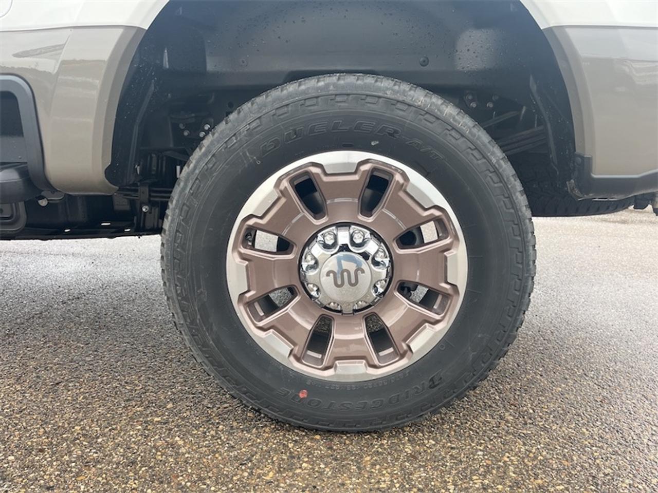 2026 Ford F-350 Super Duty King Ranch Photo5