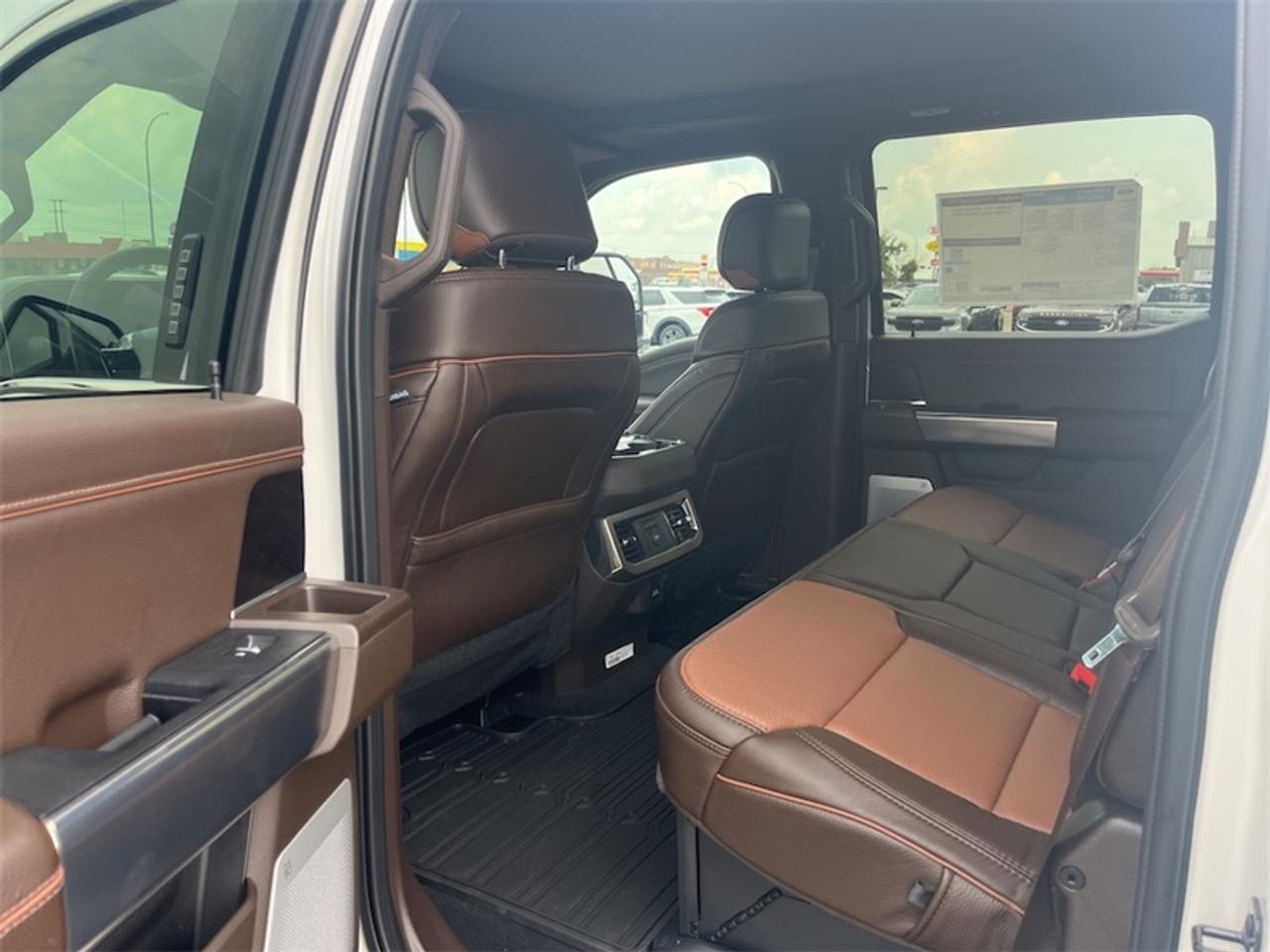 2026 Ford F-350 Super Duty King Ranch Photo5