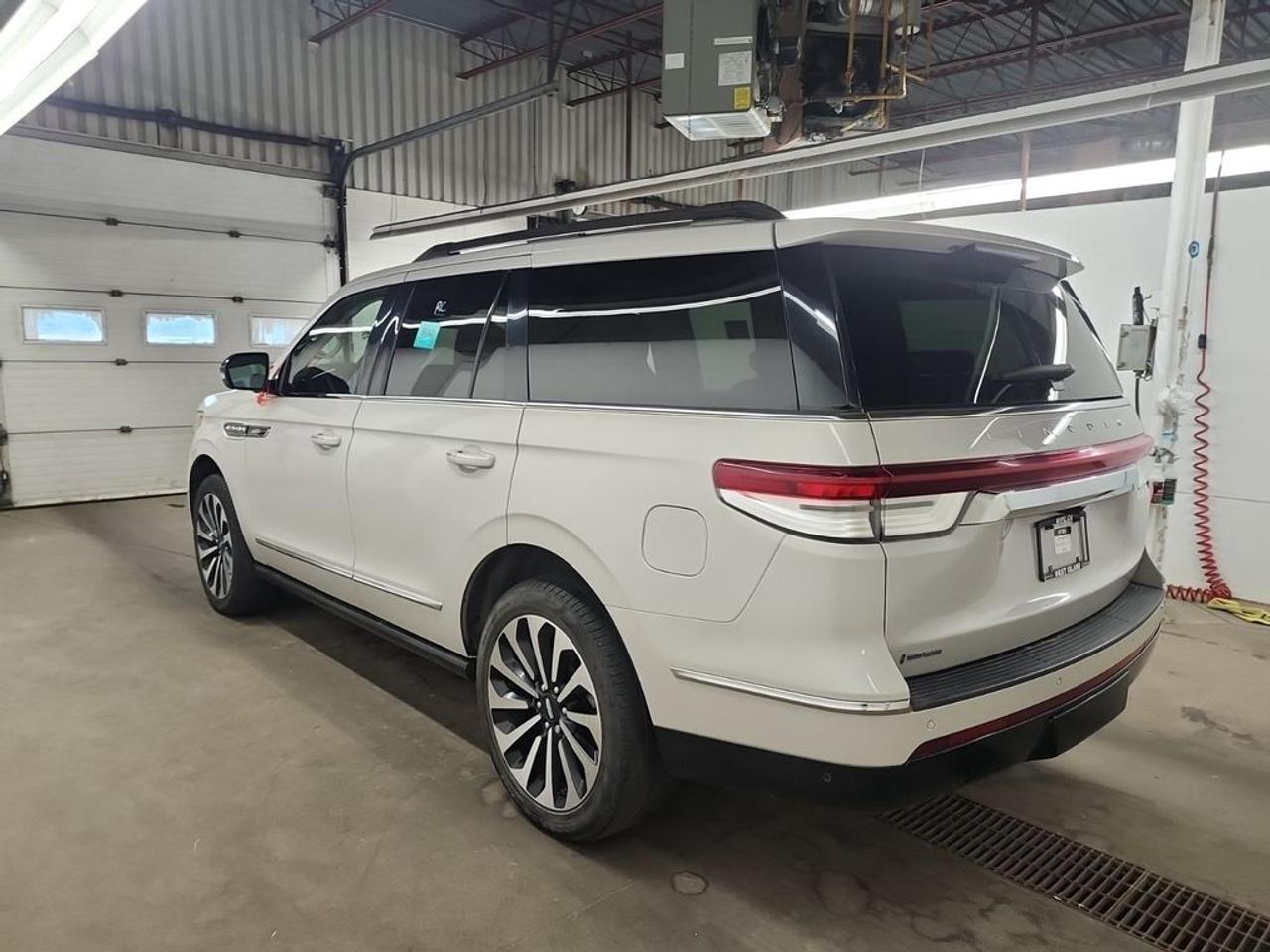 2022 Lincoln Navigator Reserve Photo3
