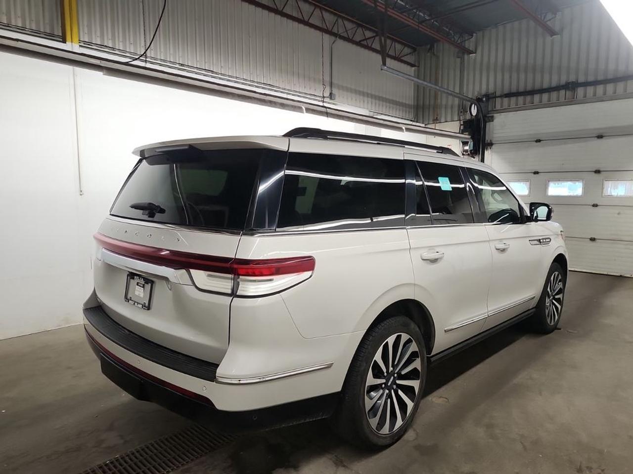 2022 Lincoln Navigator Reserve Photo2