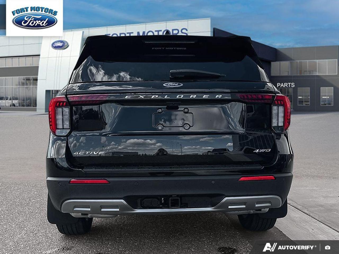 2026 Ford Explorer Active Photo4