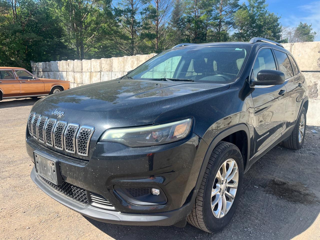 One owner and no reported accidents! Potential drivetrain issues. Otherwise, no codes!