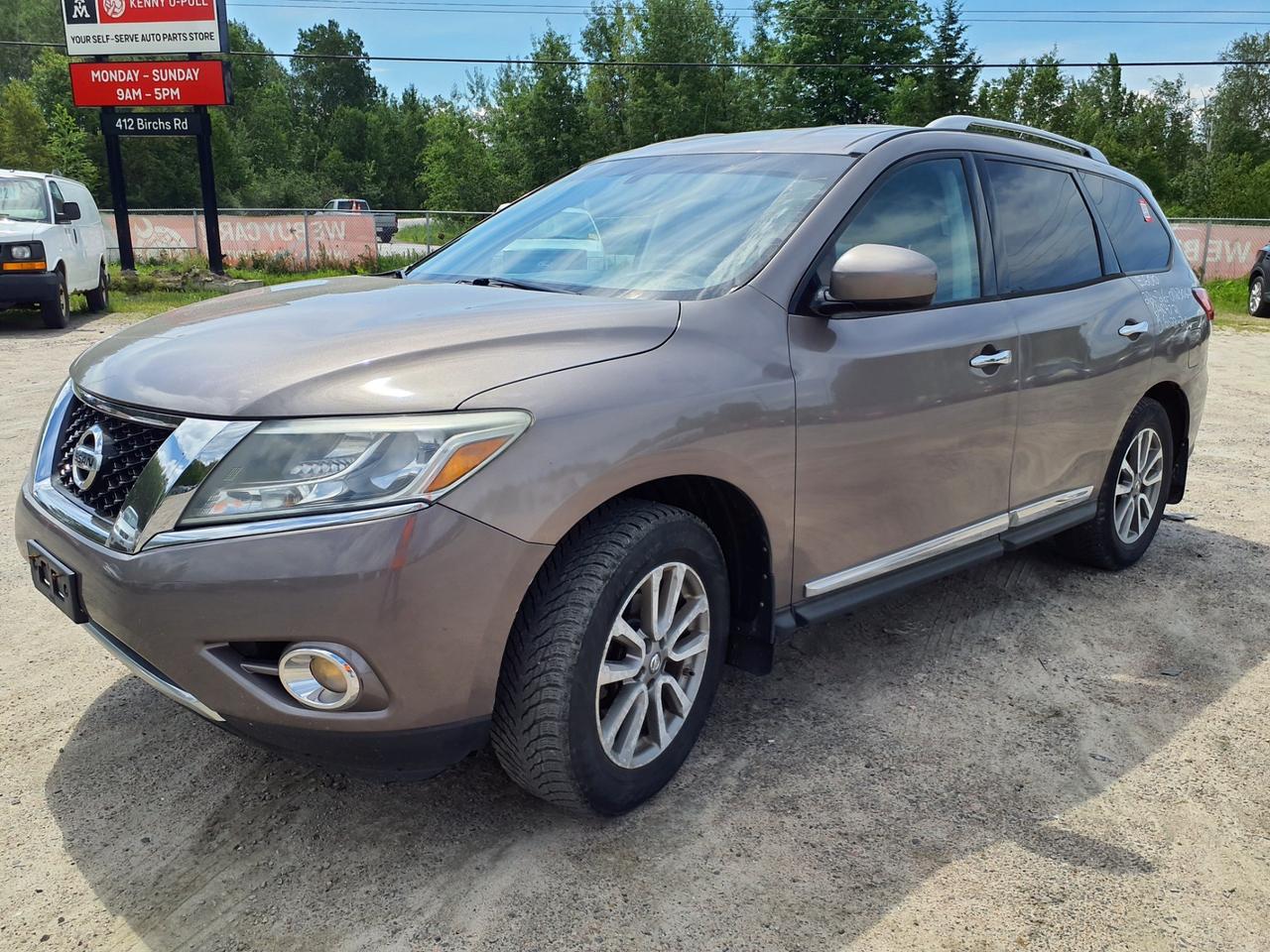 Used 2014 Nissan Pathfinder SL for sale in North Bay, ON