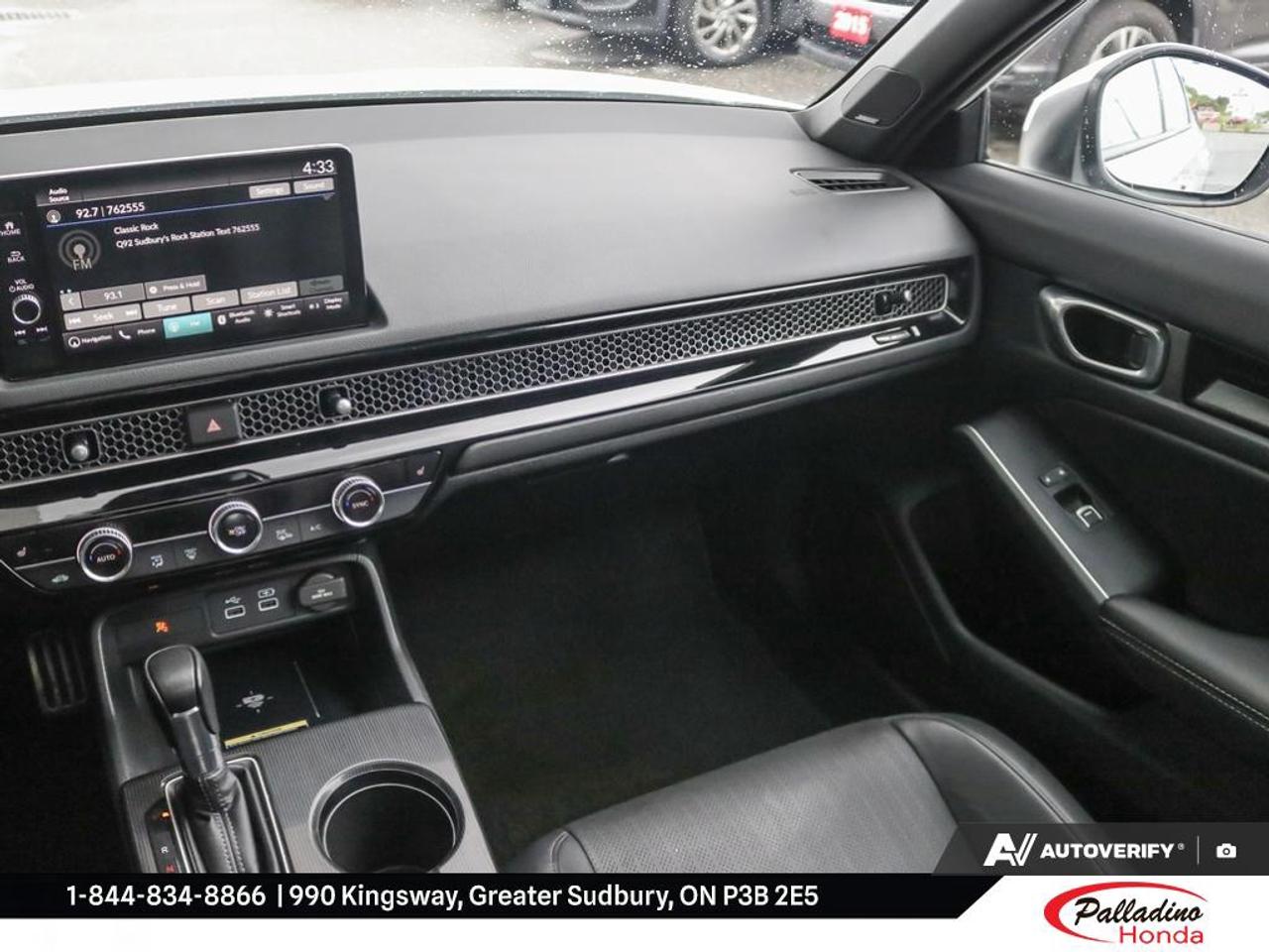 2023 Honda Civic Hatchback Sport Touring Photo