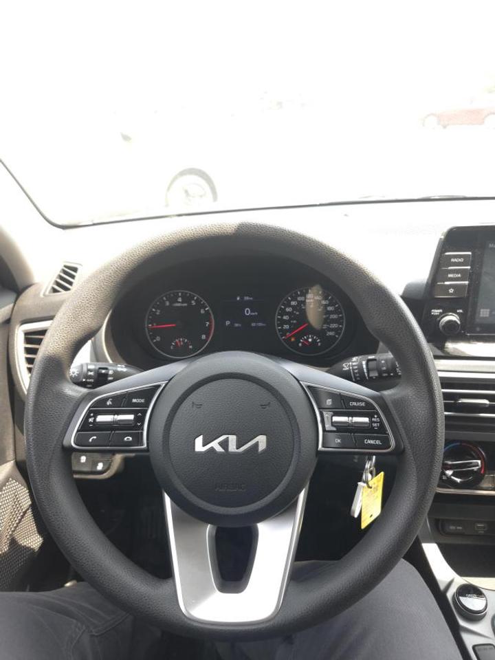 2023 Kia Seltos LX AWD Photo