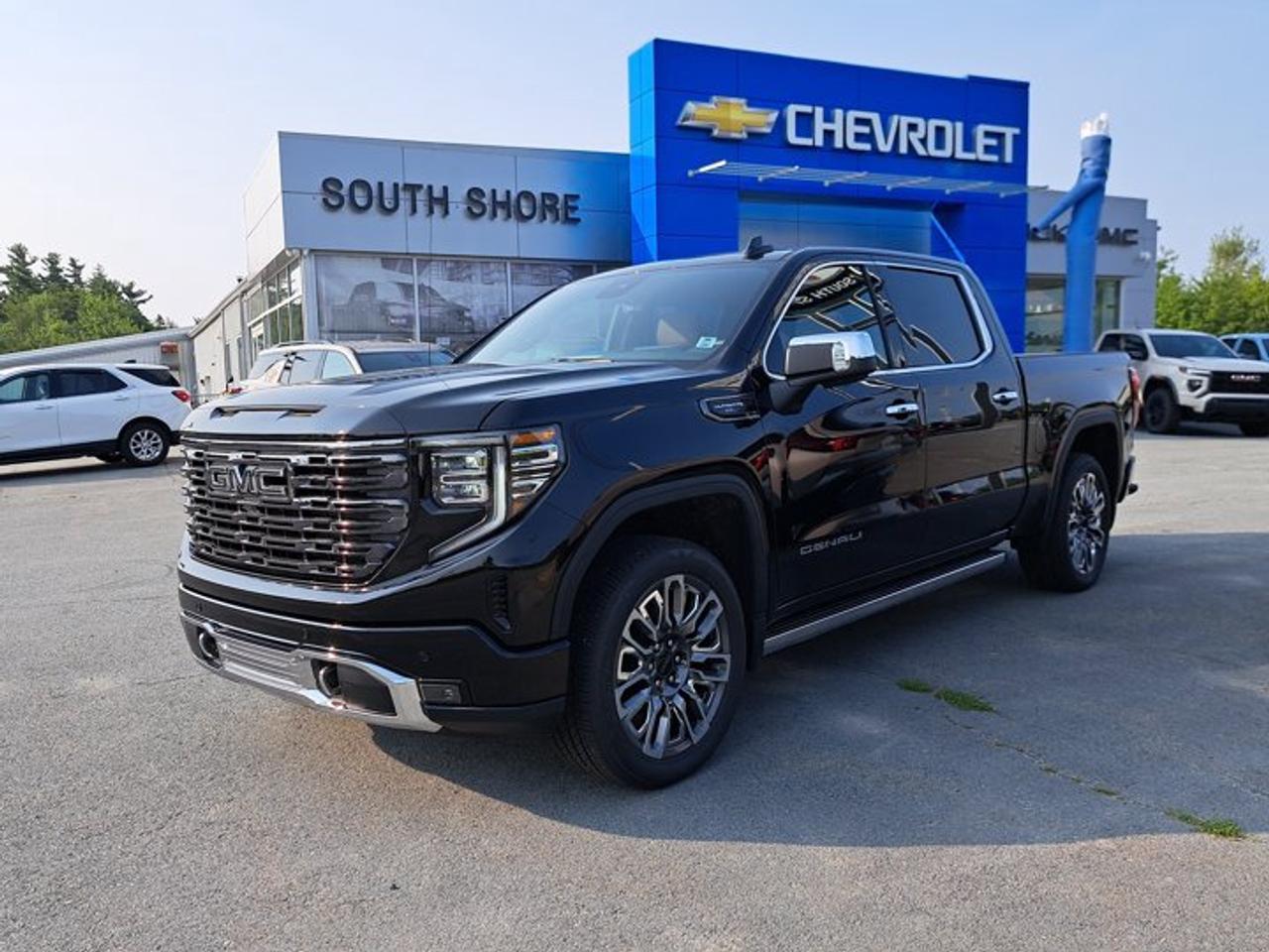4WD Crew Cab 147 Denali Ultimate, 10-Speed Automatic, Gas V8 6.2L/376