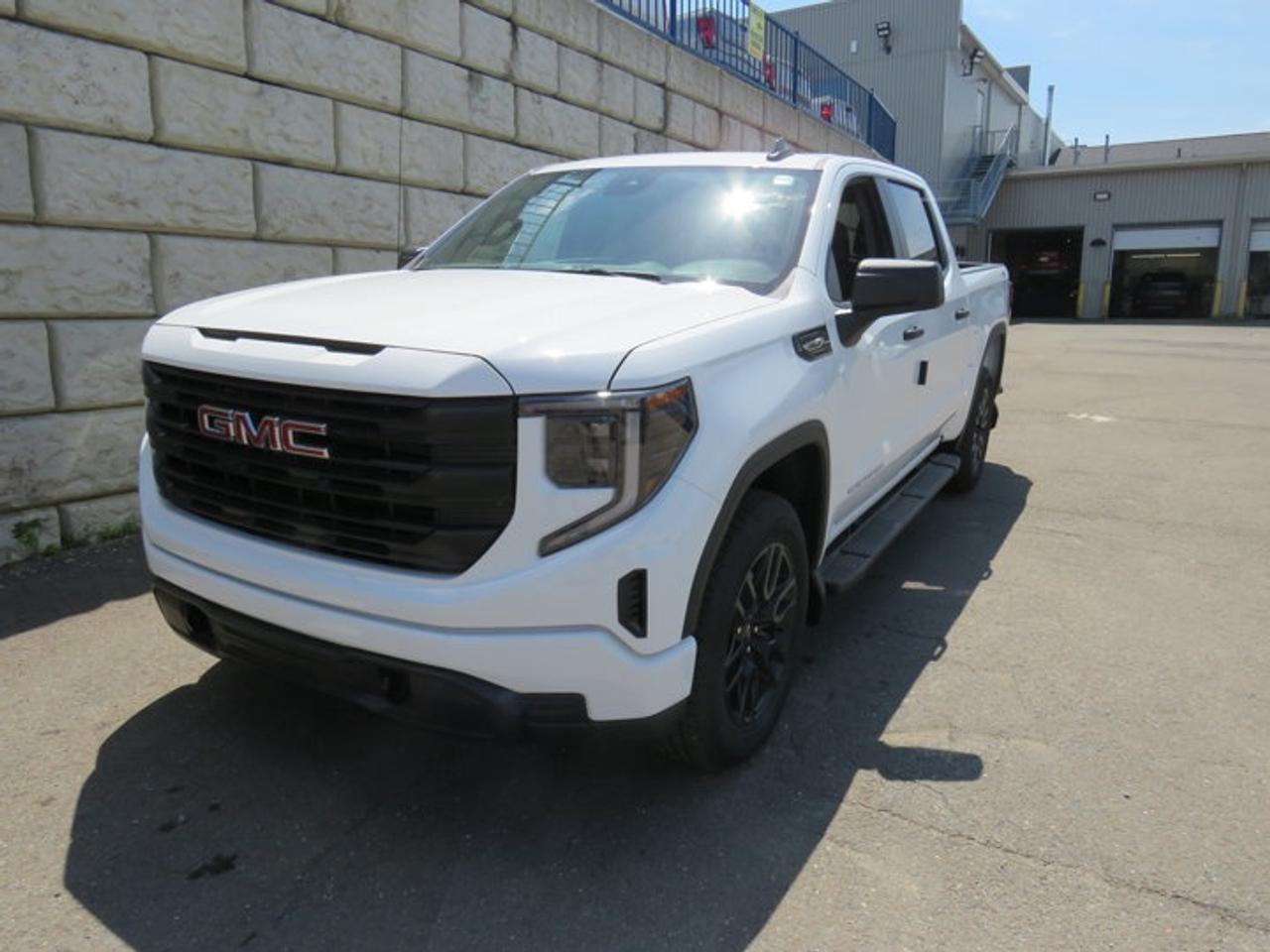 4WD Crew Cab 147 Pro, 10-Speed Automatic, Gas V8 5.3L/325