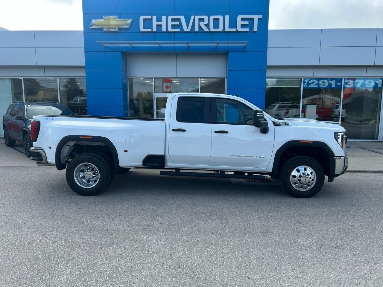 2026 GMC Sierra 3500 HD 4WD Double Cab Long Box Pro Photo5