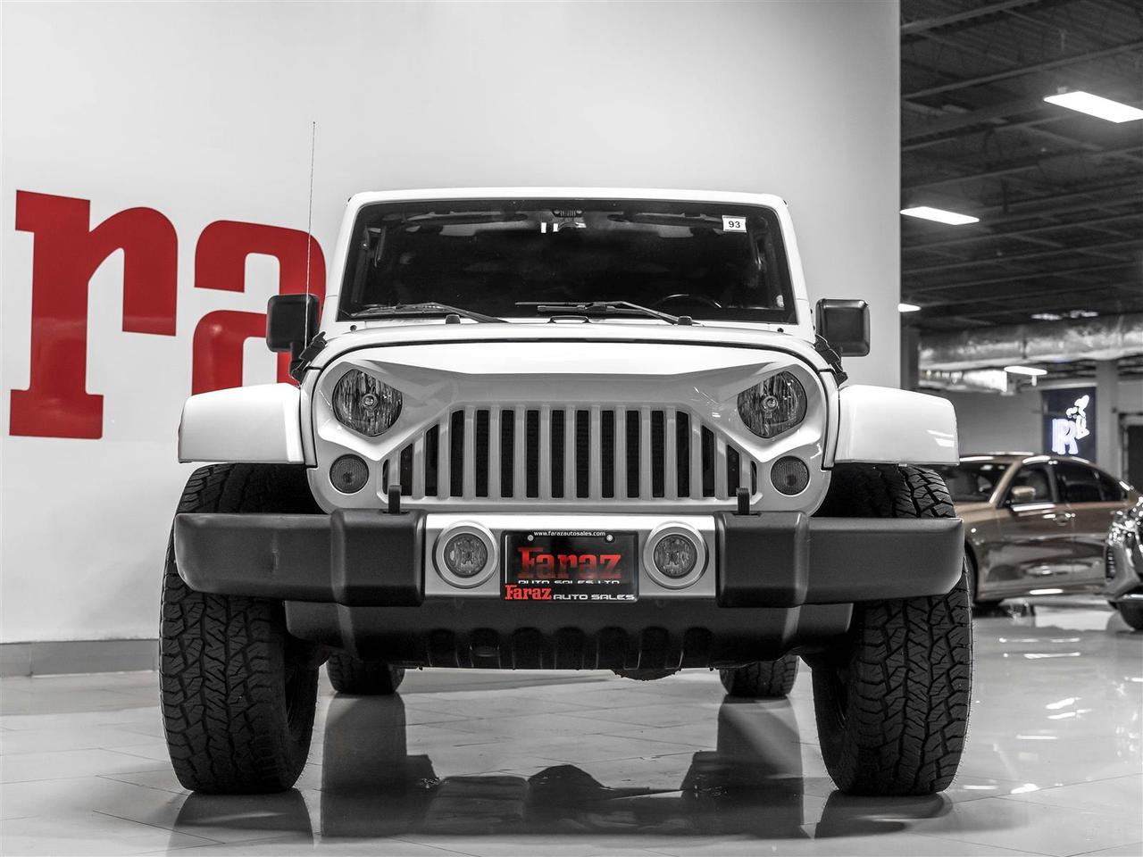 2018 Jeep Wrangler Unlimited Sahara|Accident Free|One Owner|Ontario Vehicle Photo
