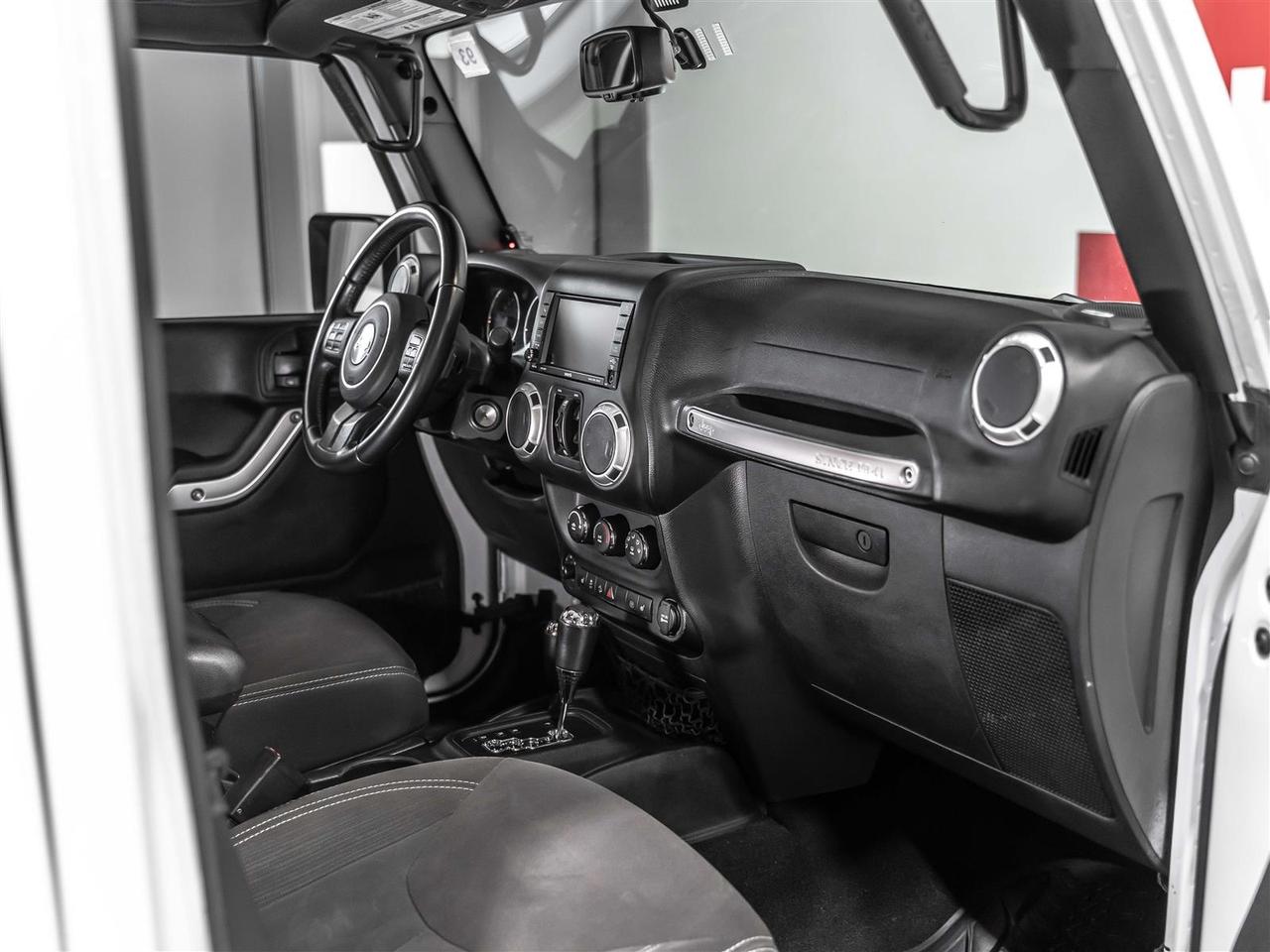 2018 Jeep Wrangler Unlimited Sahara|Accident Free|One Owner|Ontario Vehicle Photo