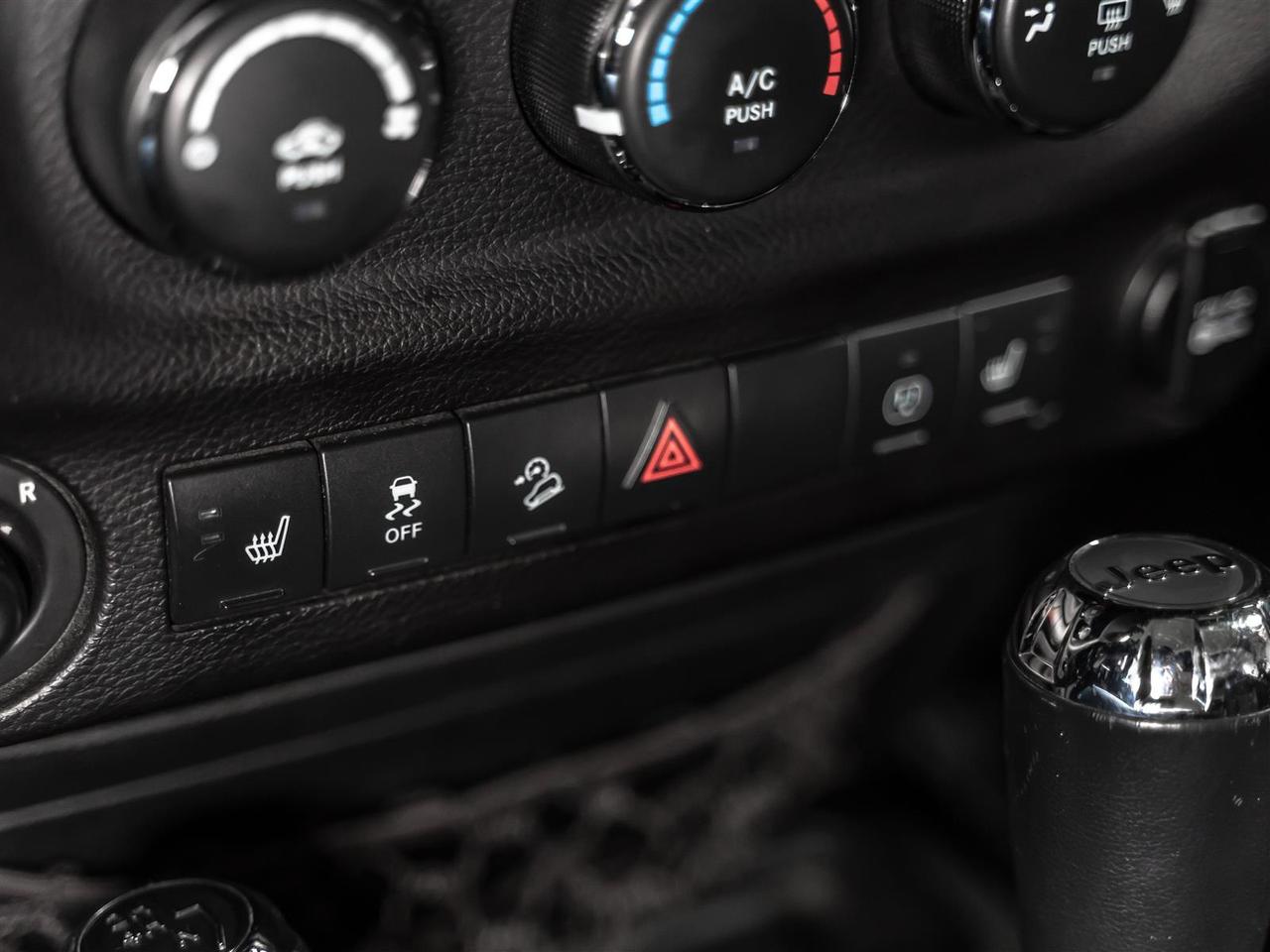 2018 Jeep Wrangler Unlimited Sahara|Accident Free|One Owner|Ontario Vehicle Photo